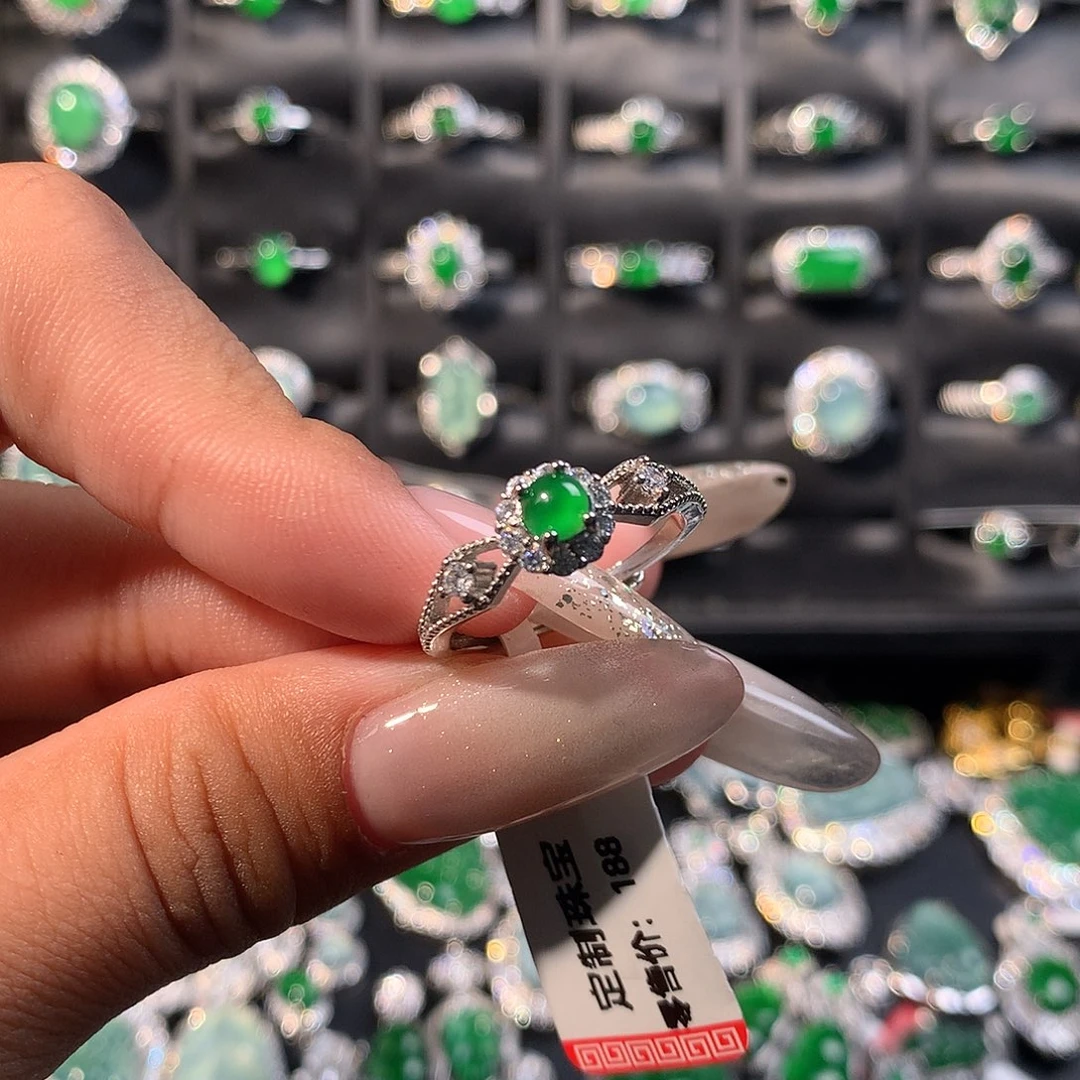 翡翠未镶嵌戒指戒指