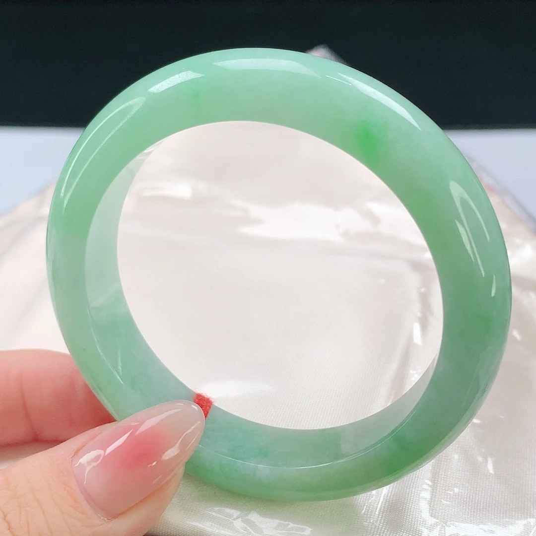 未镶嵌手镯翡翠684