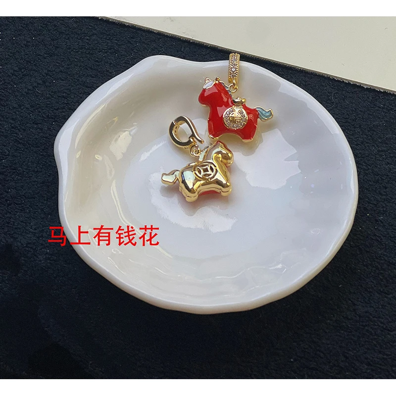 铜合成锆石吊坠 马上有钱花万能扣吊坠F0003