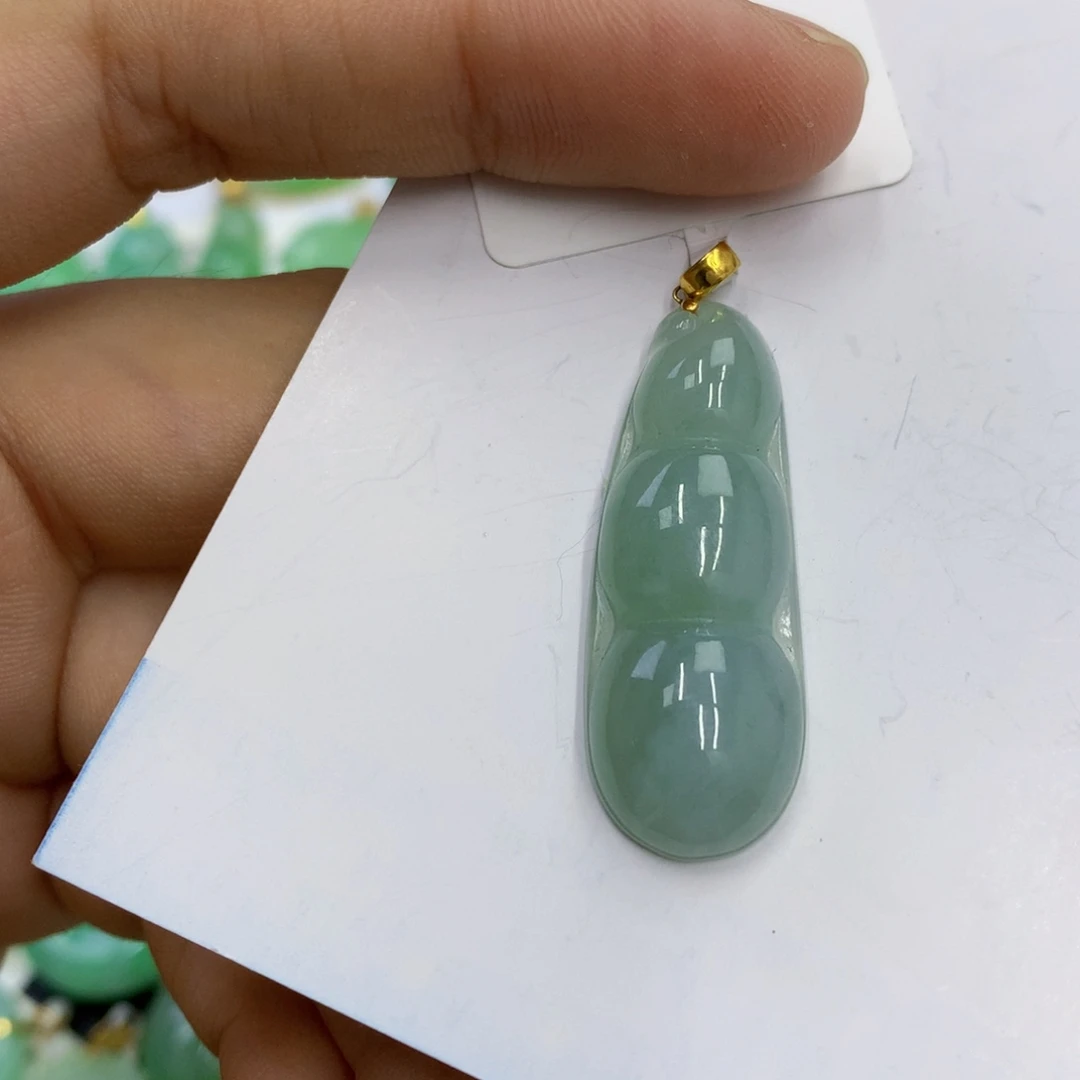 翡翠18K金镶嵌颈饰翡翠
