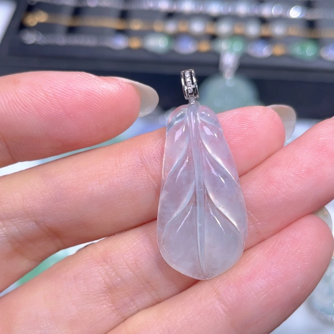 颈饰18K金镶嵌翡翠翡翠