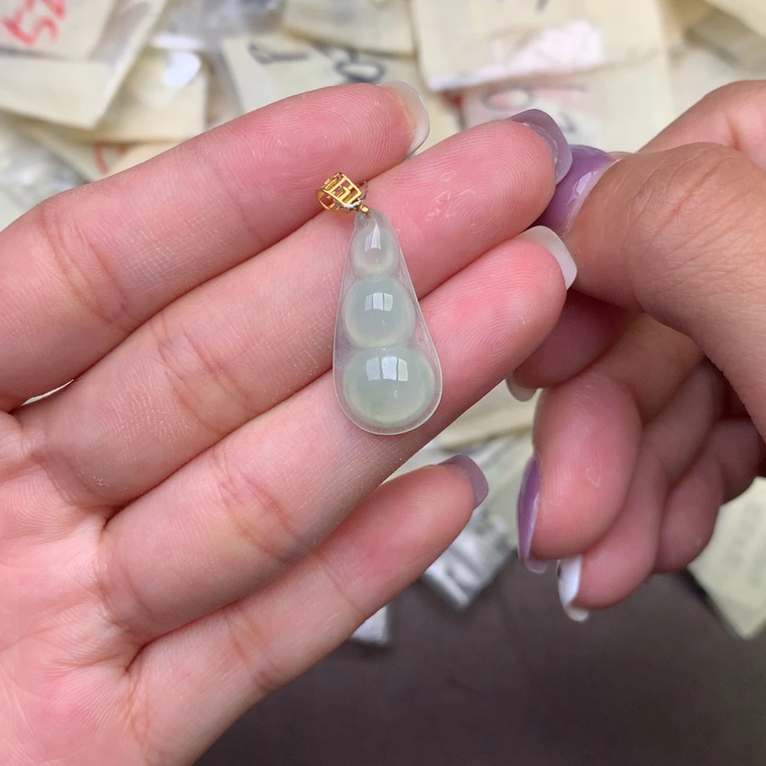 翡翠18K金镶嵌挂件一