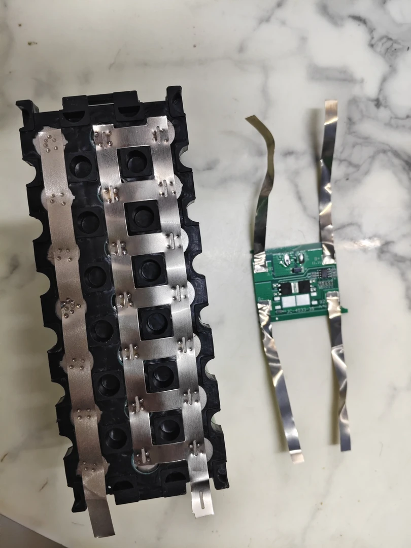 12V电芯(带个保护板)