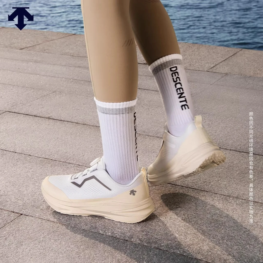 DESCENTE迪桑特男女同款LAVITATE AIR WIRE 3.0跑鞋新 D5231RRN09