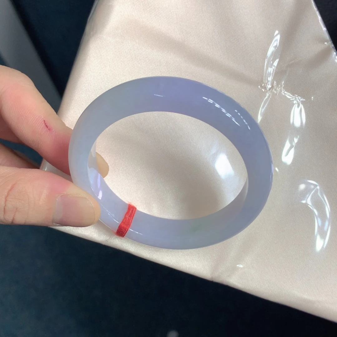 翡翠手镯未镶嵌翡翠