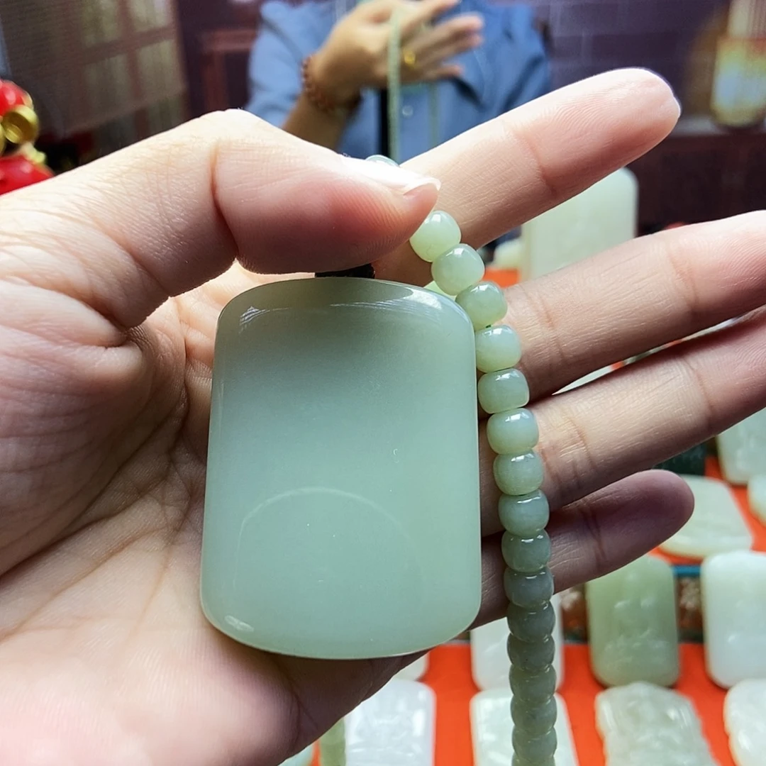 颈饰未镶嵌和田玉杨*