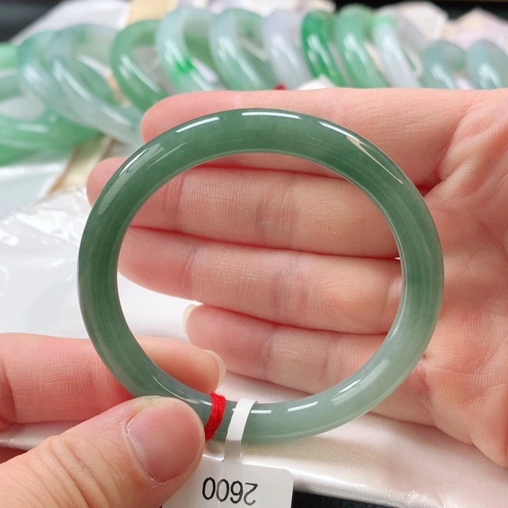 翡翠手镯未镶嵌缅甸A货翡翠手镯