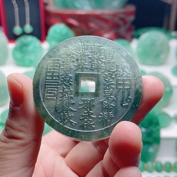 石英质玉未镶嵌颈饰