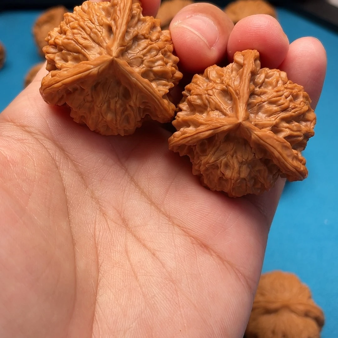 文玩核桃把件理*三棱盘山38