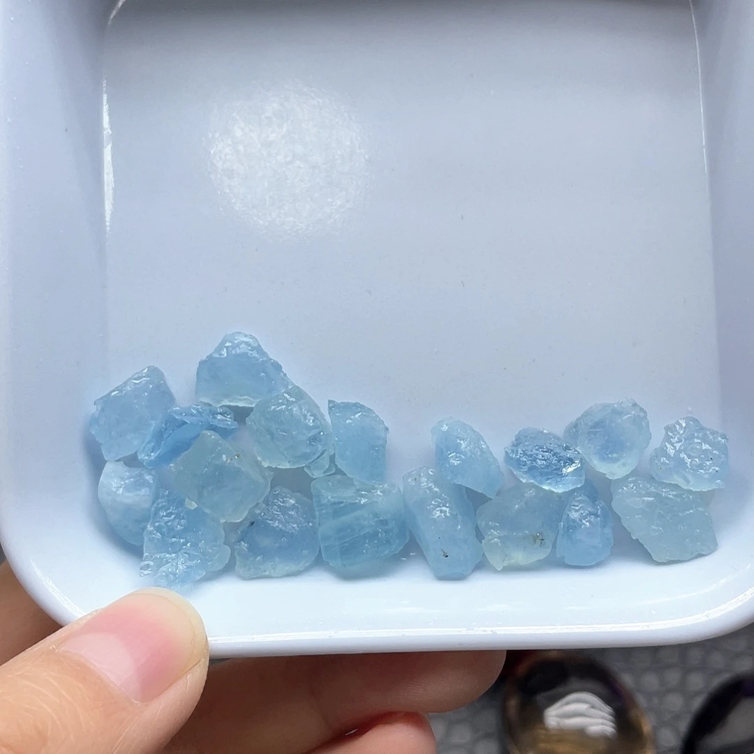 水晶未镶嵌珠宝半成品30海蓝宝碎石块