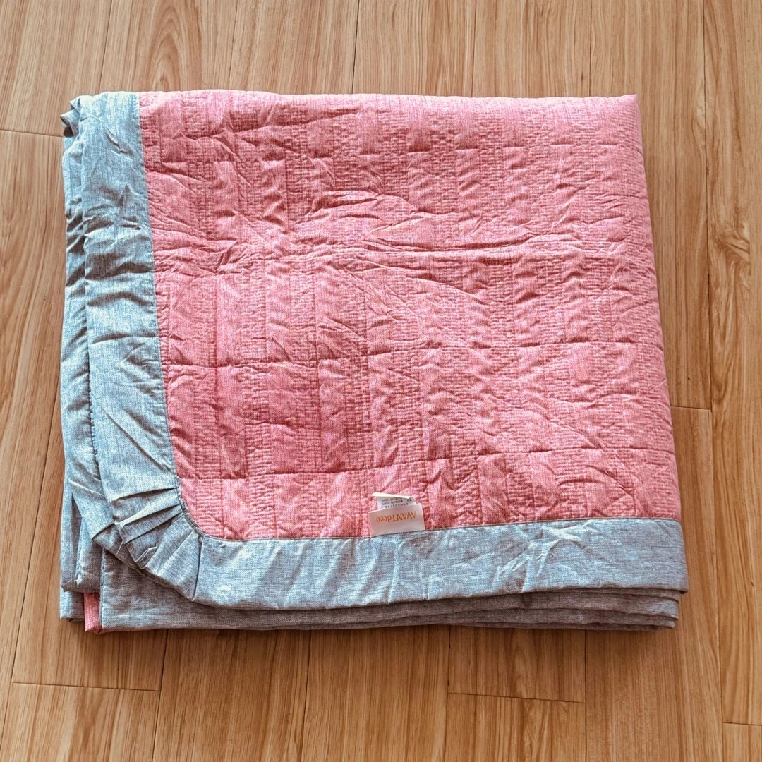 《云云家》灰色包边粉色简约超柔绗缝空调被床盖尺寸约160*210