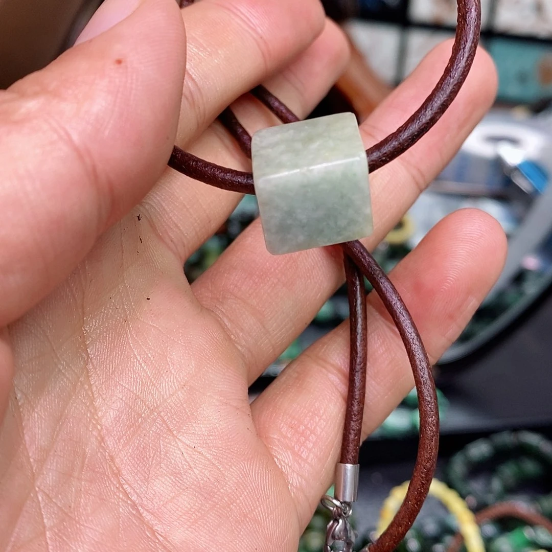 翡翠银S925镶嵌颈饰漂亮美眉