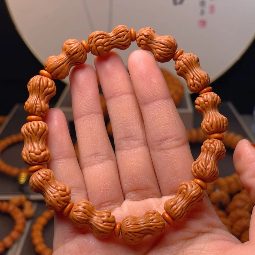 桃核吊坠花生手串