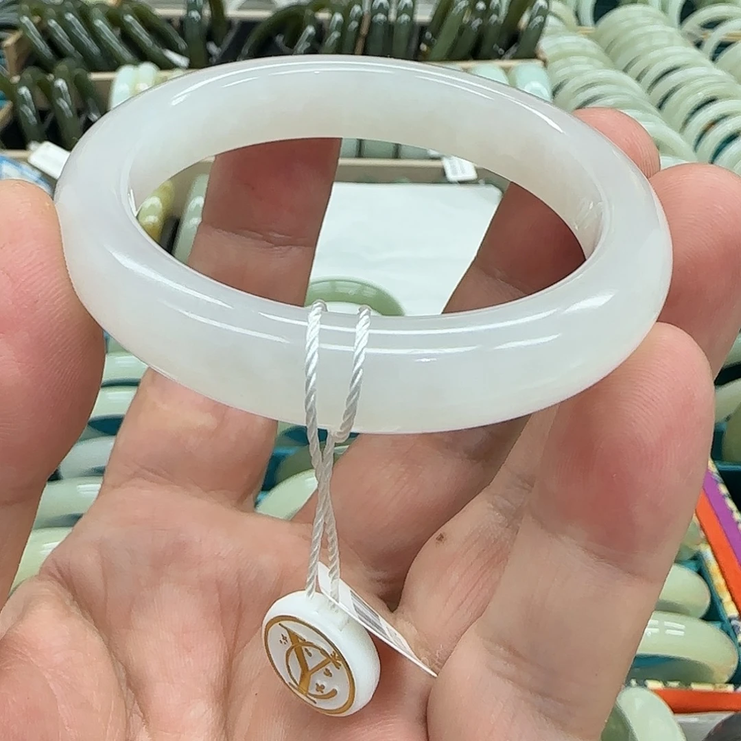 辞***页未镶嵌手镯和田玉