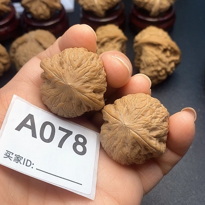 核桃铁锤3.4，手捻