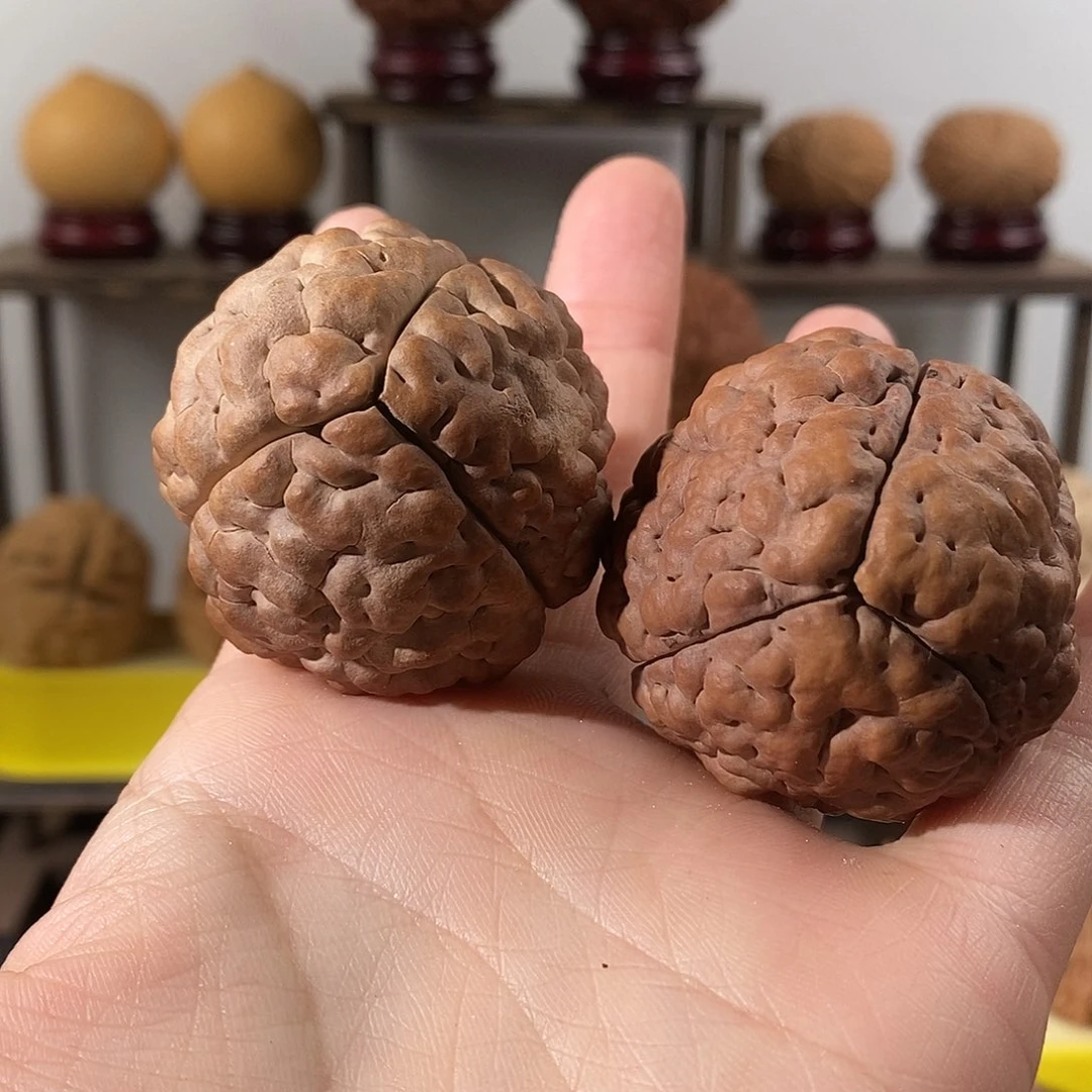 吊坠文玩核桃三瓣脑纹金刚练手不退不换不接受中差评