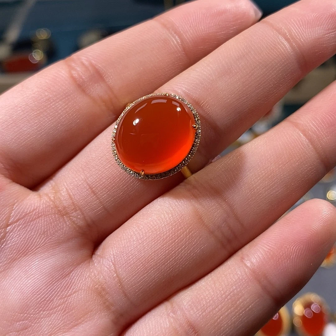南红玛瑙戒指18K金镶嵌