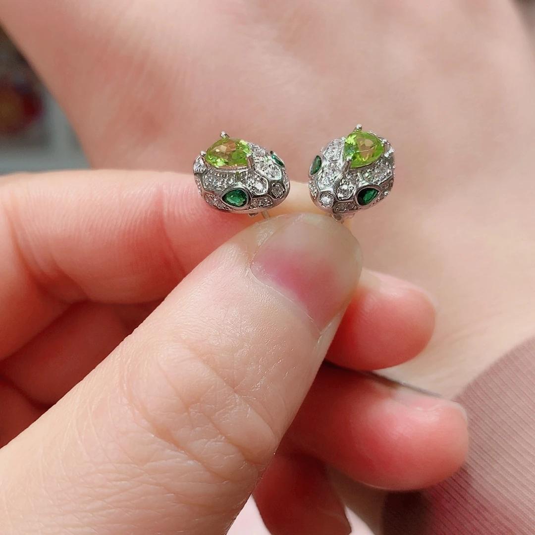 橄榄石耳饰银S925镶嵌