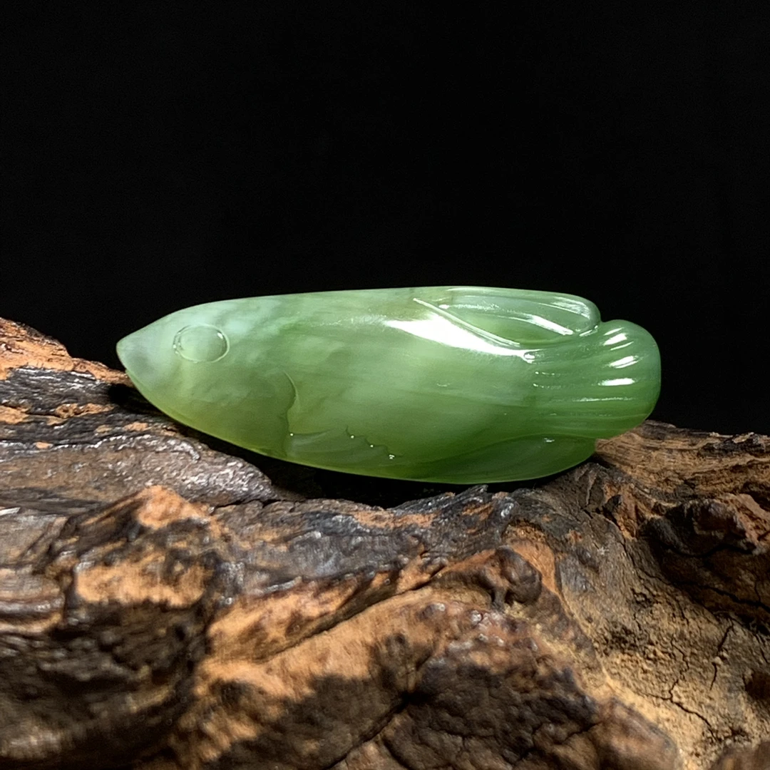 天然和田玉碧玉冰猫眼立体小鱼吊坠尺寸42*15*7重量7克