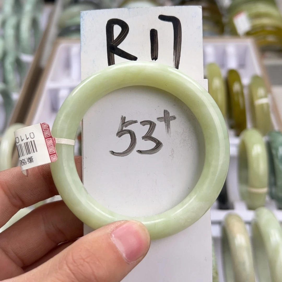 岫玉手镯未镶嵌天然岫玉