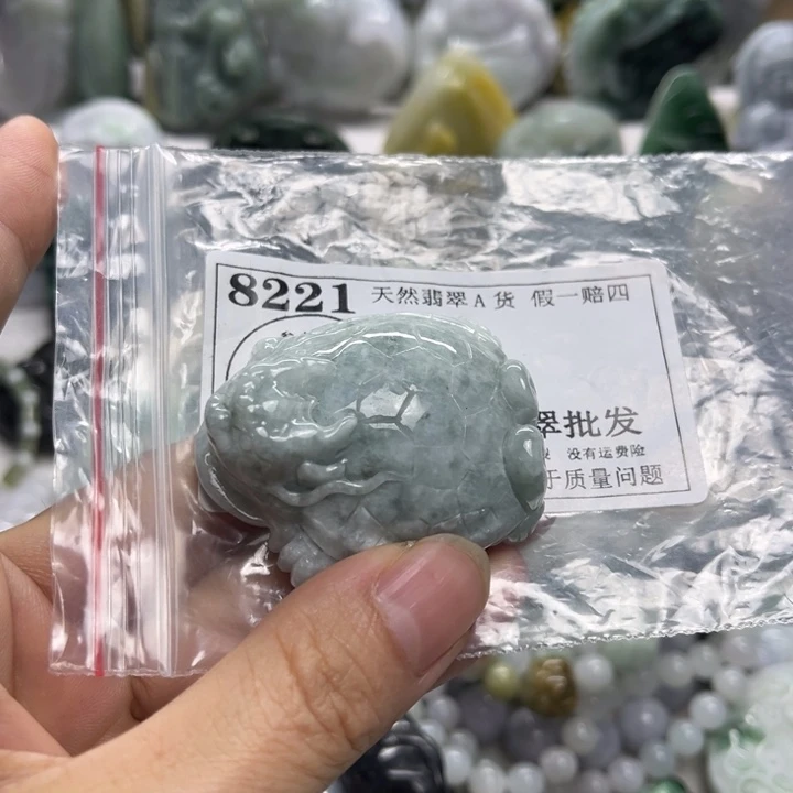 翡翠未镶嵌颈饰8221