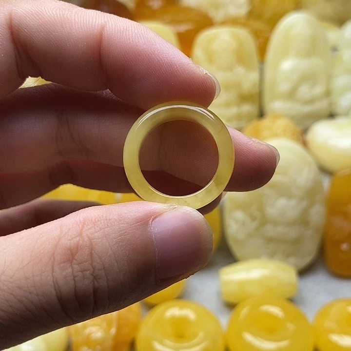 琥珀颈饰未镶嵌琥珀蜜蜡吊坠
