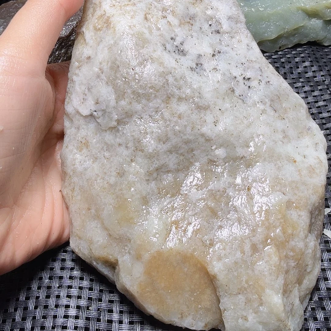 和田玉（糖玉）未镶嵌珠宝半成品