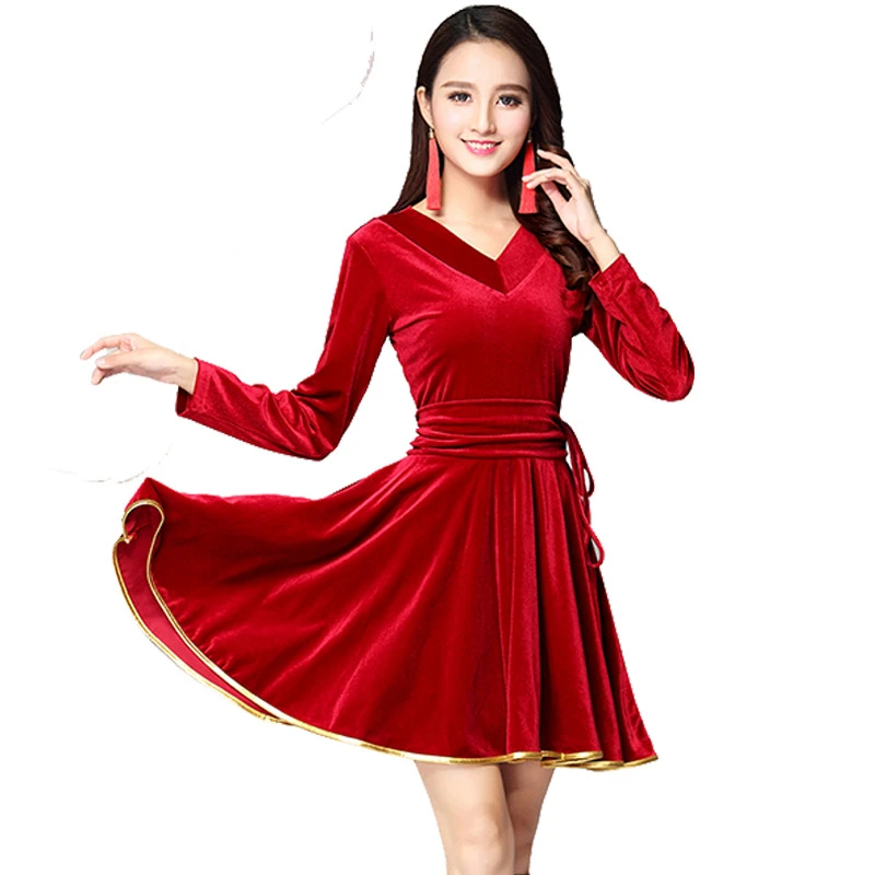 新款场舞舞蹈服套装连衣裙服装