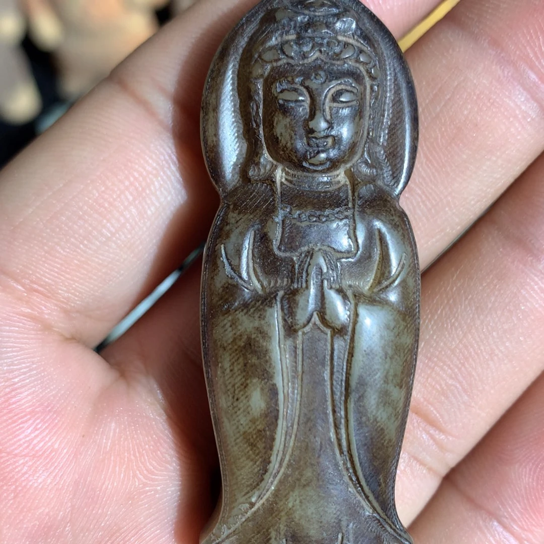 透闪石质玉未镶嵌颈饰