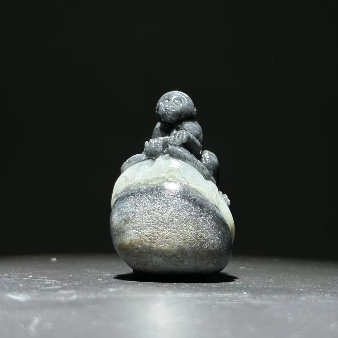 【当代】-和田玉青花灵猴献寿2509190057