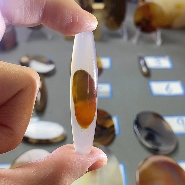 玛瑙/玉髓未镶嵌珠宝半成品46