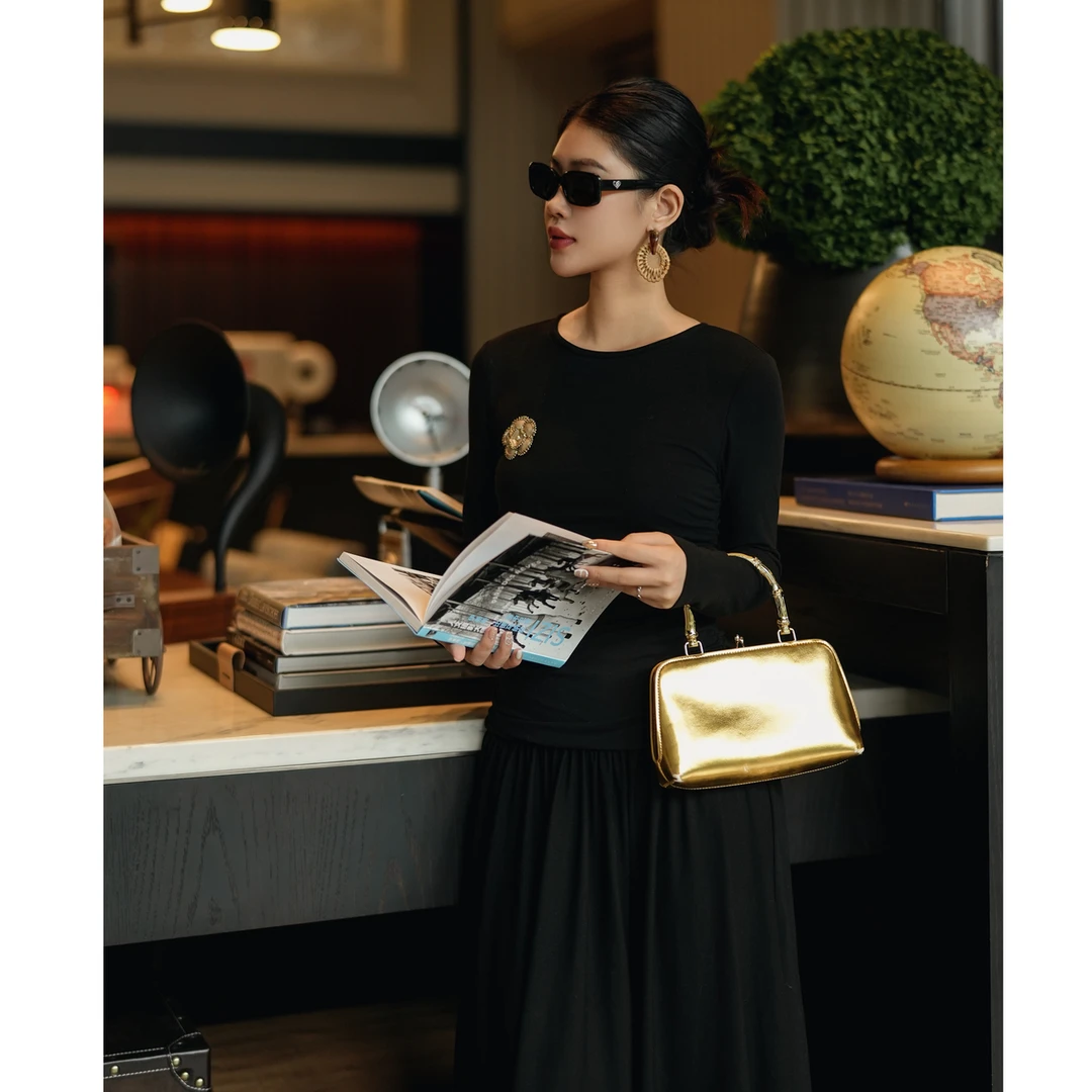 LYNEE 法式圆领抽褶弹力针织连衣裙女优雅长裙 LGD2EAT032