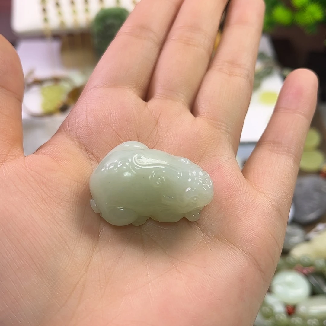 和田玉未镶嵌颈饰加****?