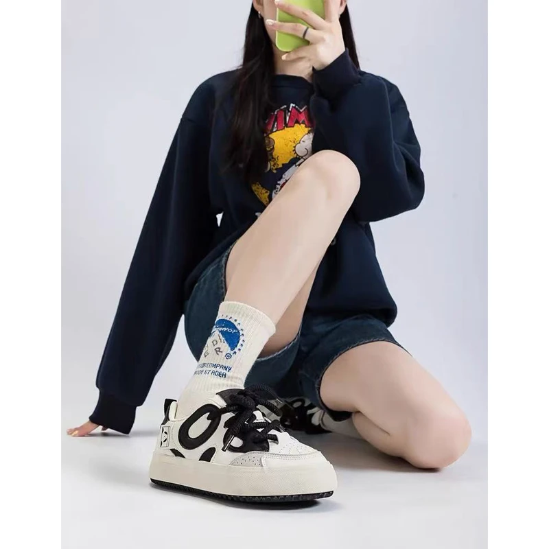小白鞋女新款2025春季百搭小众原创熊猫面包鞋厚底运动潮流板鞋