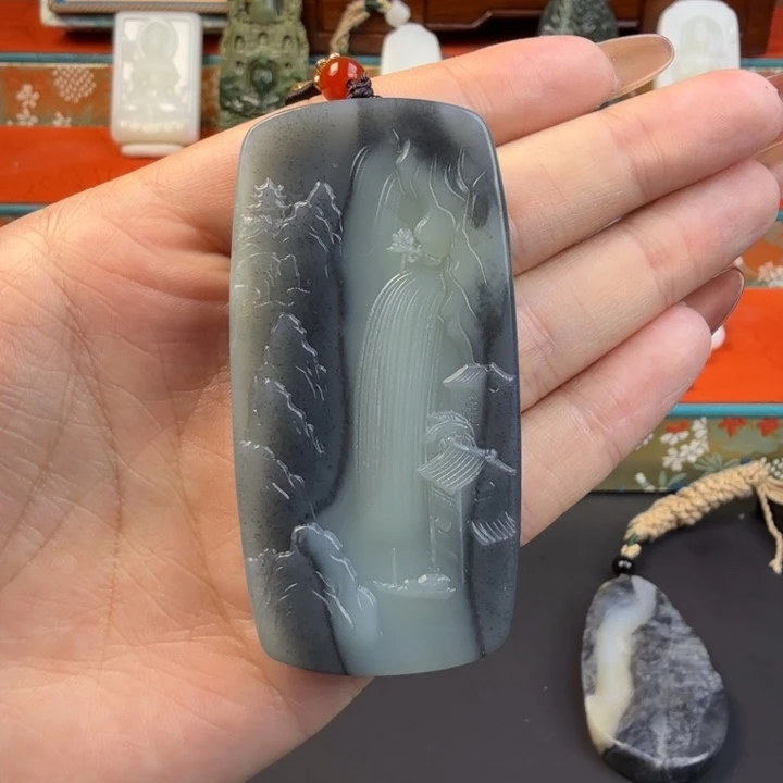 莫***辛和田玉未镶嵌吊坠(不含链)