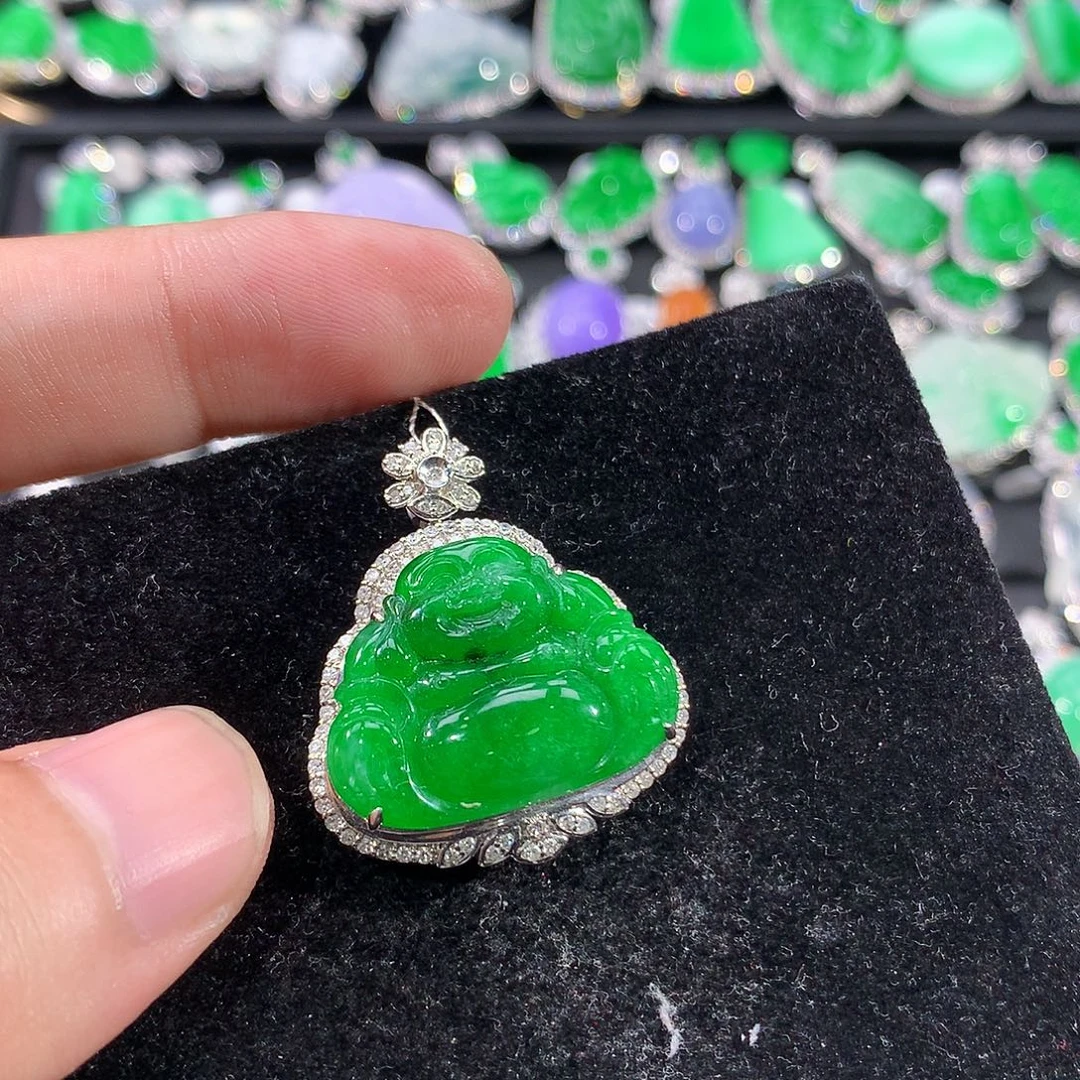 翡翠18K金镶嵌颈饰