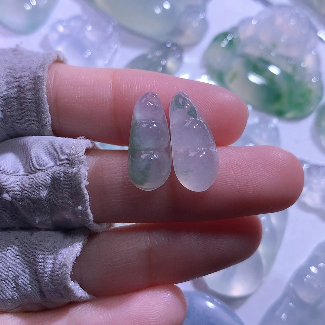 颈饰未镶嵌翡翠一手