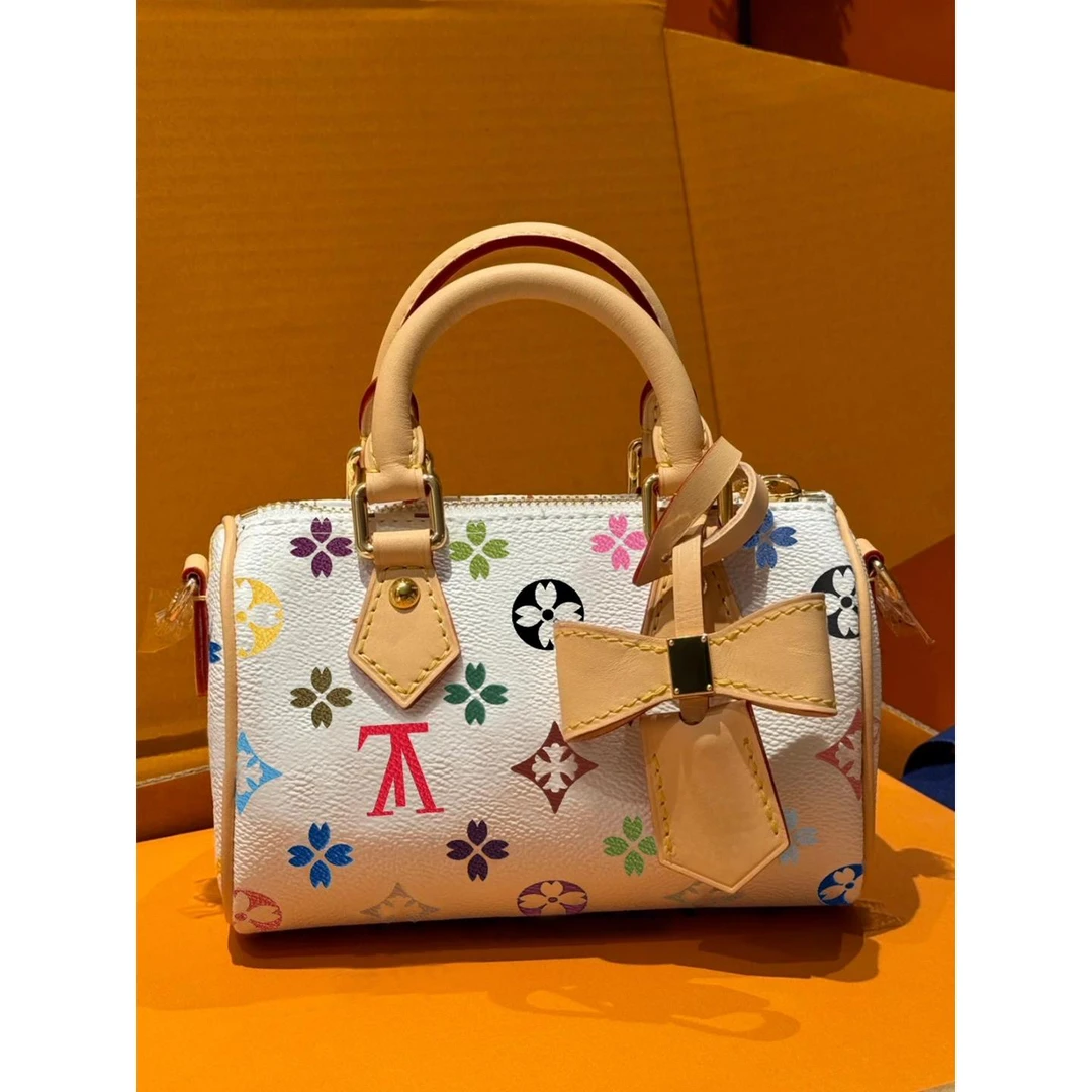 香港品牌轻奢女包2025新款老花白三彩枕头包迷你手提单肩斜挎包