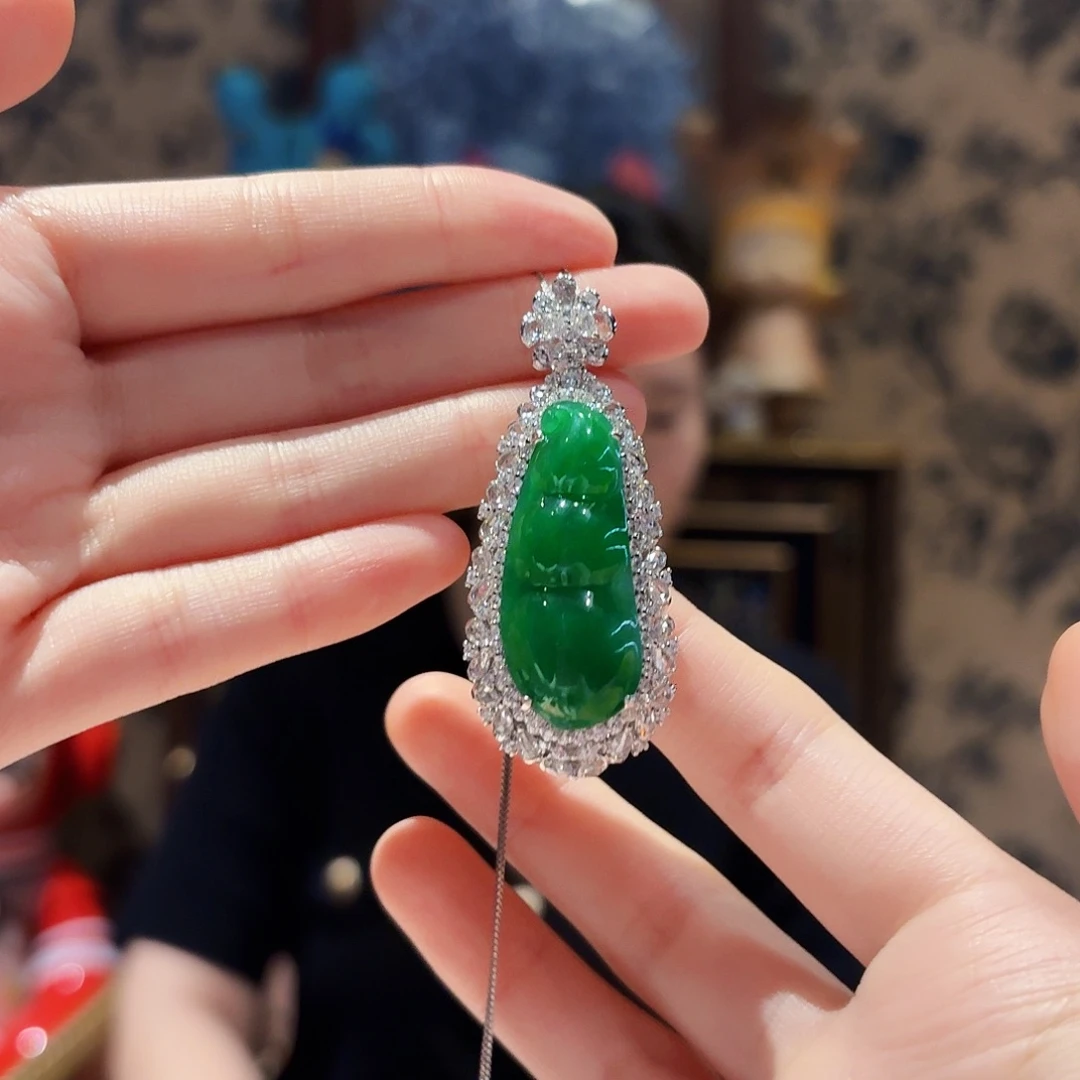 翡翠18K金镶嵌吊坠(赠链)