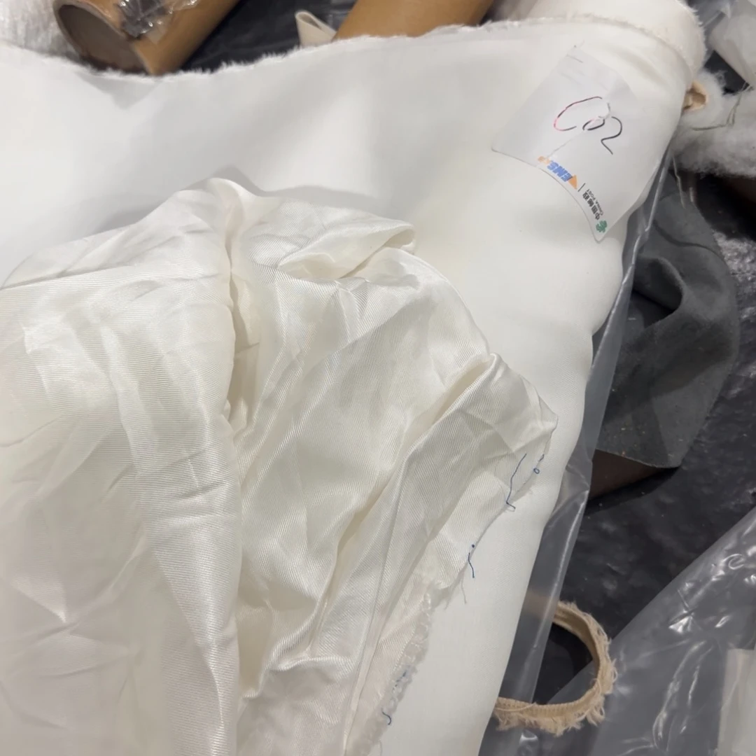 三米一份缎面C02。