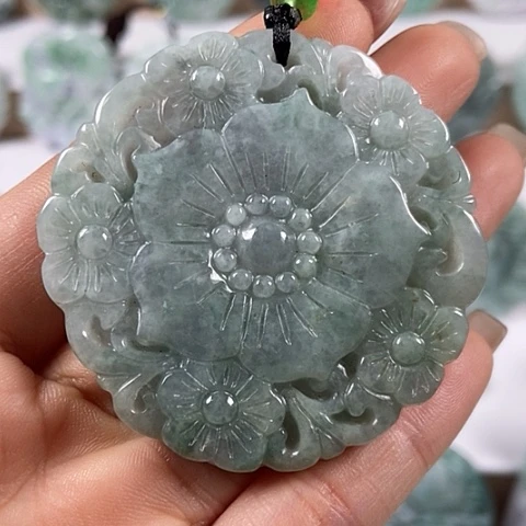 翡翠颈饰未镶嵌花开富贵福利