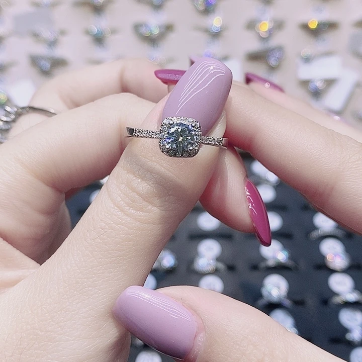 足银合成碳硅石小方糖50