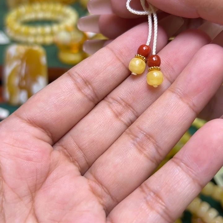 蜜蜡未镶嵌珠宝奇石多样性发其一