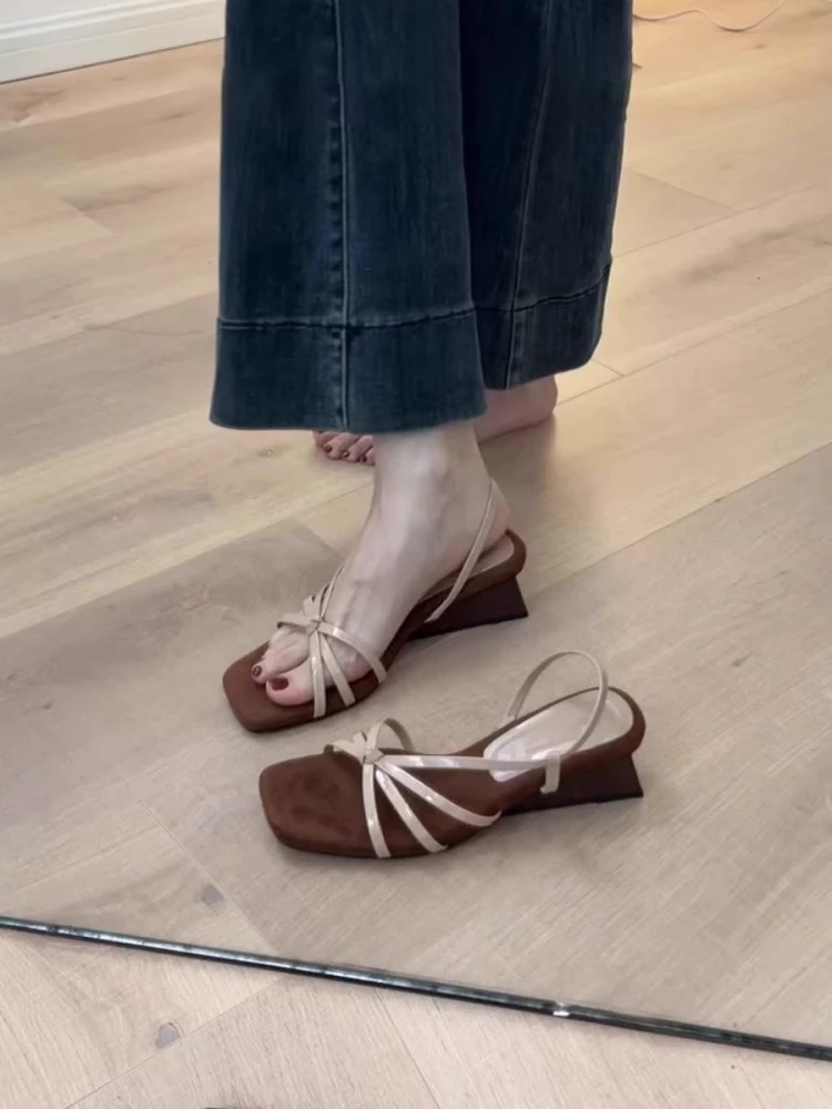 法式气质一字细带坡跟凉鞋女夏季新款方头配裙子露趾高跟罗马凉鞋