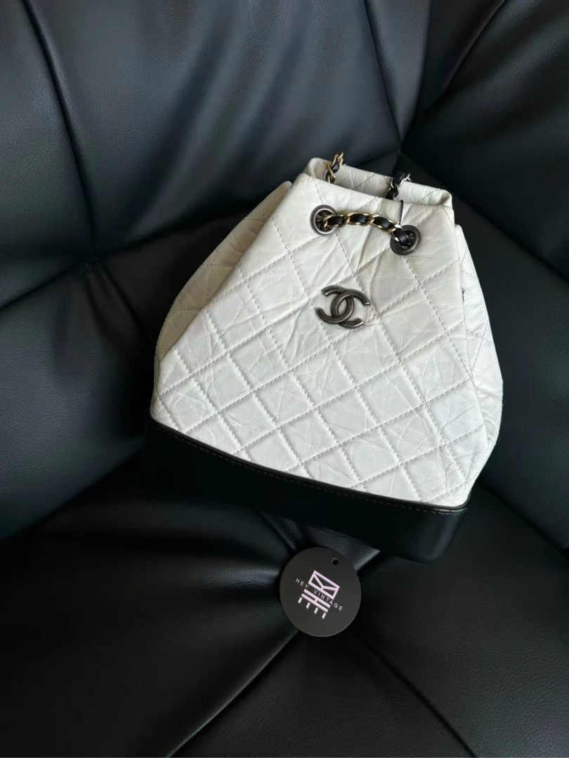 95新 Chanel/香奈儿 白色流浪双肩包 小号 16599013