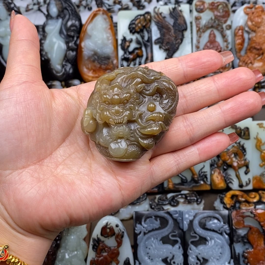 颈饰未镶嵌和田玉