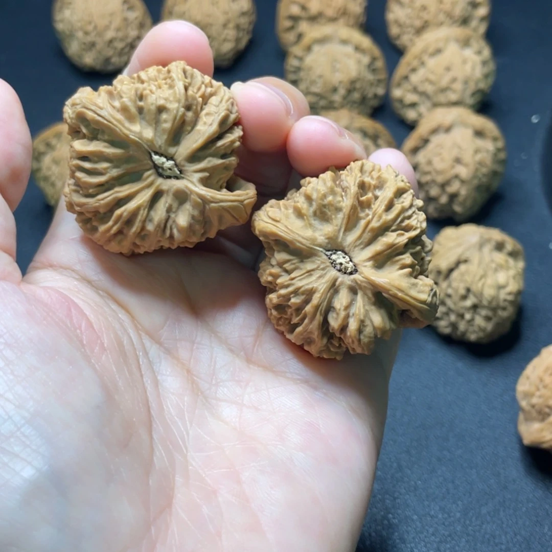 p***p文玩核桃吊坠南疆石