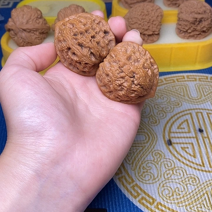 水龙文文玩核桃嗯额玩