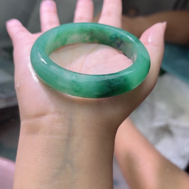 璎***珞未镶嵌手镯石英质玉（非洲翠）定制
