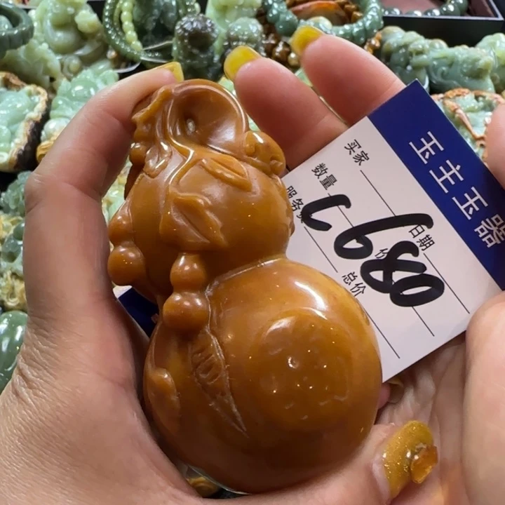 透闪石质玉未镶嵌把件